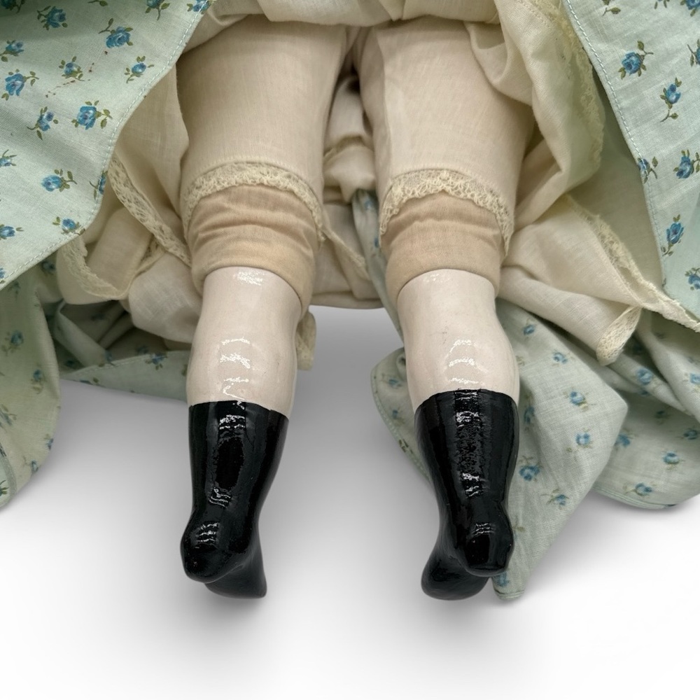Antique German Porcelain Doll with Floral Dress -21.5” - Picture 7 of 10
